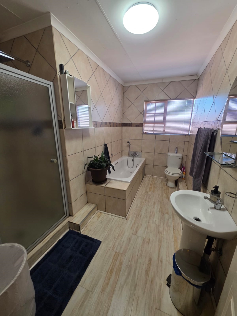 3 Bedroom Property for Sale in Vaalpark Free State